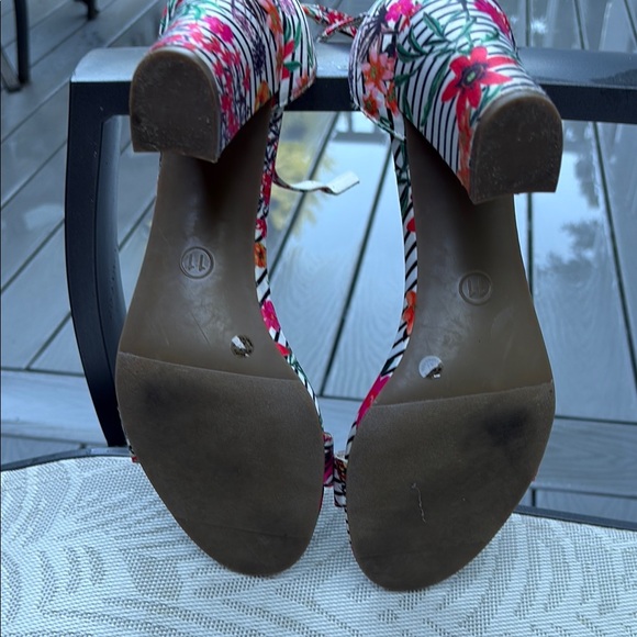 Worthington Pink, Red and Green Heels - Picture 4 of 8